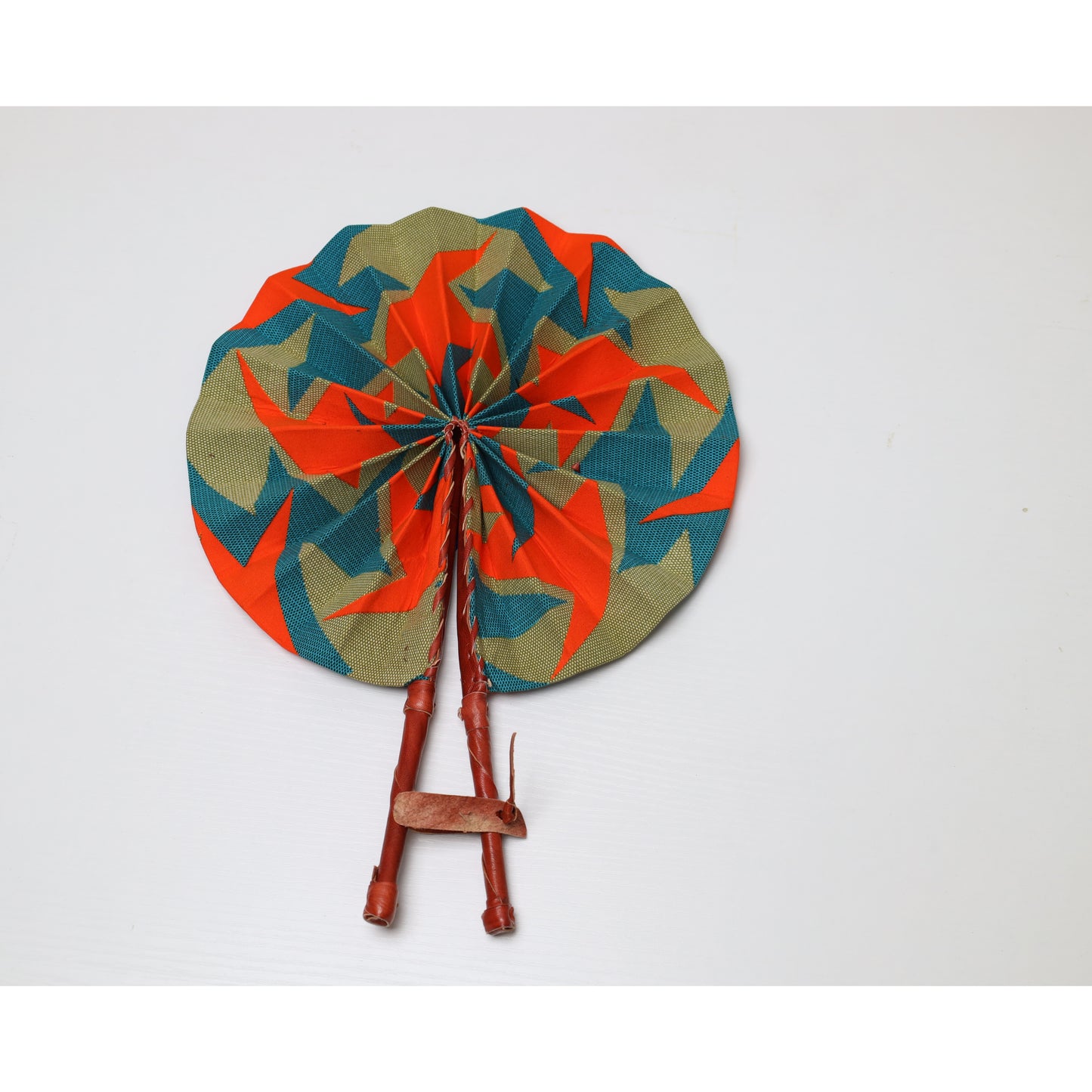Olivia Kente Handfan