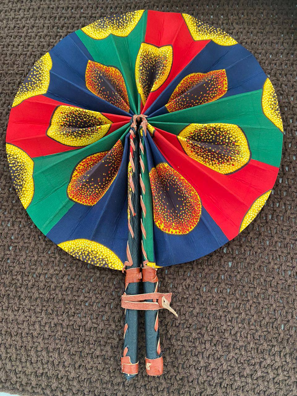 Caleb Bogolan Handfan