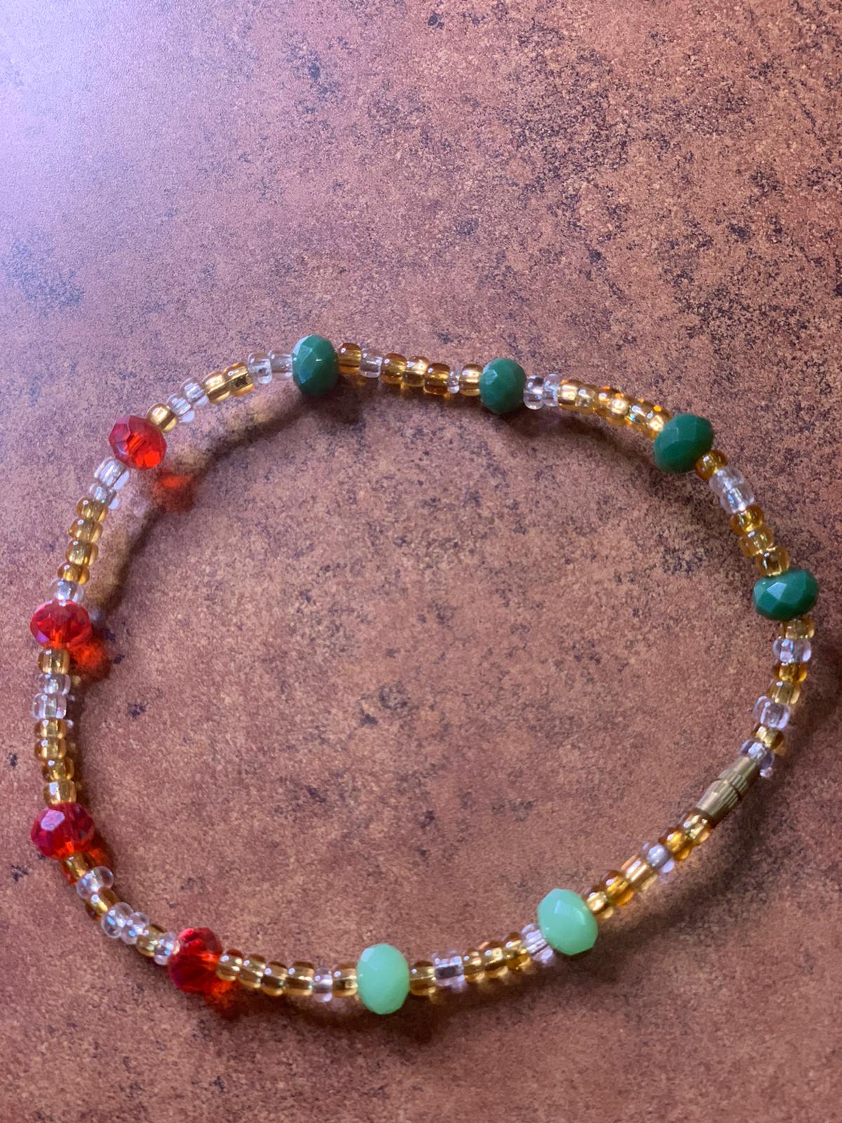 9 Inches Gold And Silver Glass Beads With Red, Deep Green And Light Green Pebble Bar Removable Screw Anklet