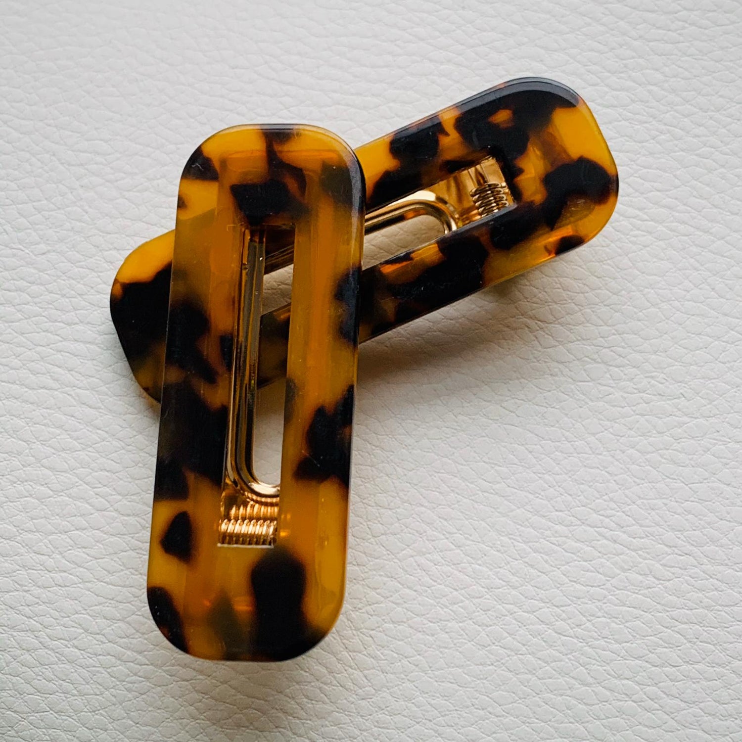 2 Piece Yellow And Black No Slip Grip Curved Rectangle Hair Clip