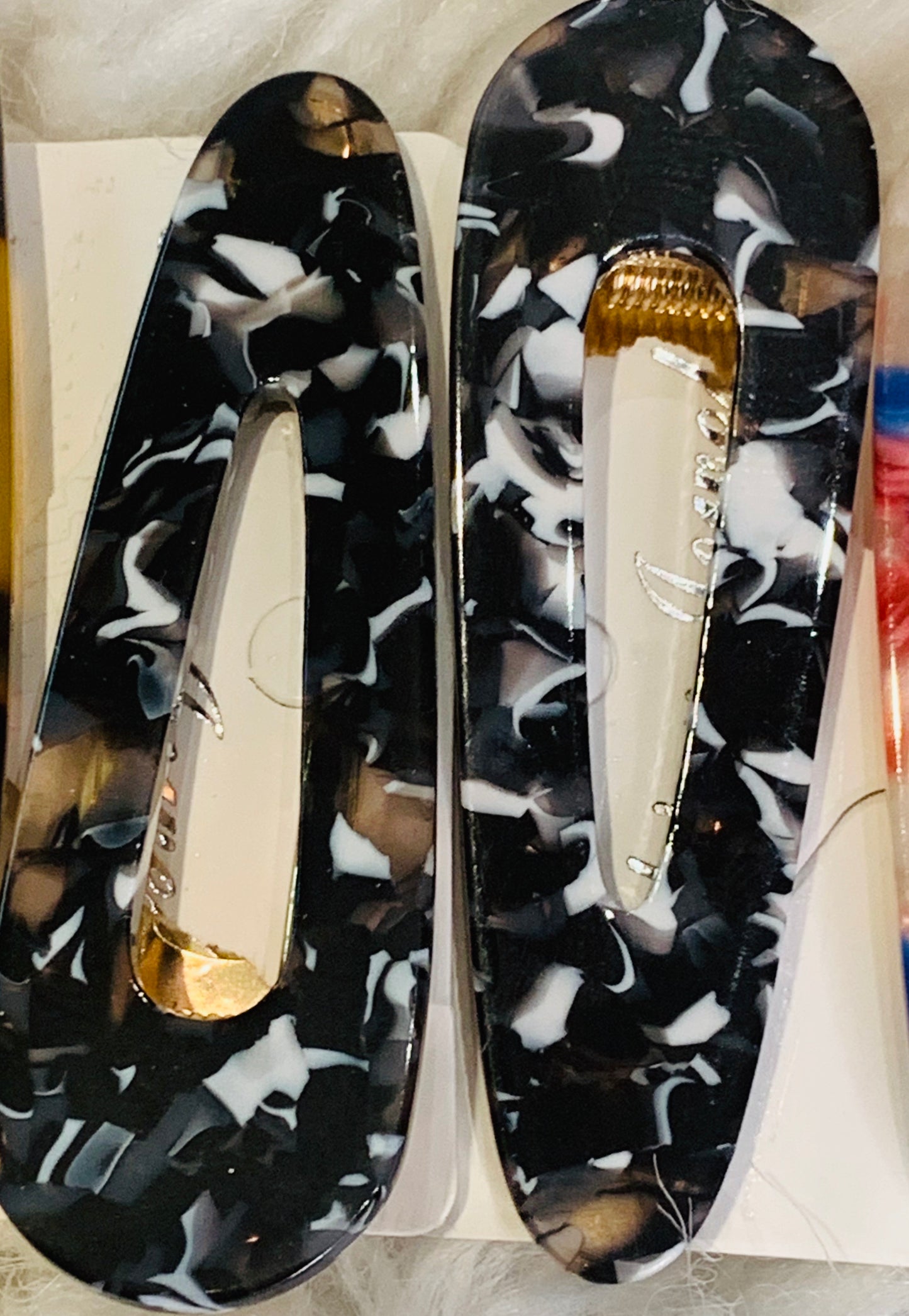 2 Piece Black And White No Slip Grip Oval Hair Clips